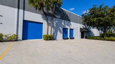 1919 NW 19th St, Fort Lauderdale, FL à louer Photo intérieure– Image 2 sur 8