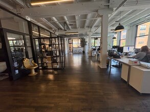 1517 W Carroll Ave, Chicago, IL à louer Photo intérieure– Image 1 sur 5