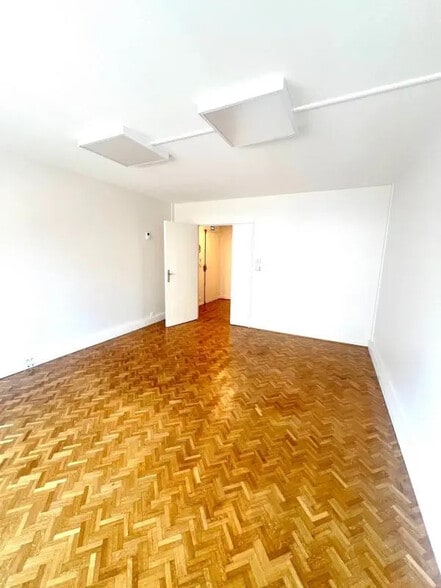 Bureau dans Le Chesnay-Rocquencourt à louer - Photo intérieure – Image 2 sur 11