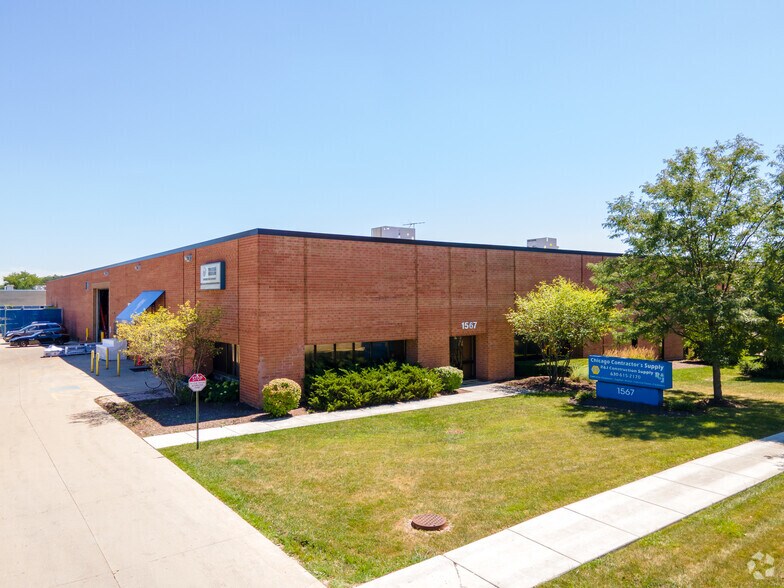 1567 Frontenac Rd, Naperville, IL à louer - Photo principale – Image 1 sur 5