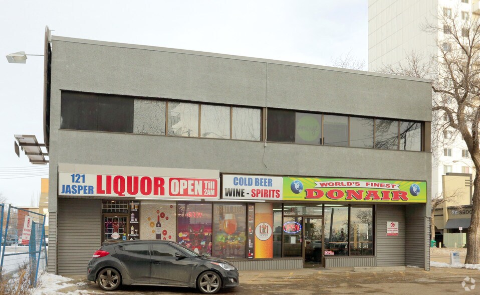 10104 121st St NW, Edmonton, AB à louer - Photo de l’immeuble – Image 2 sur 2