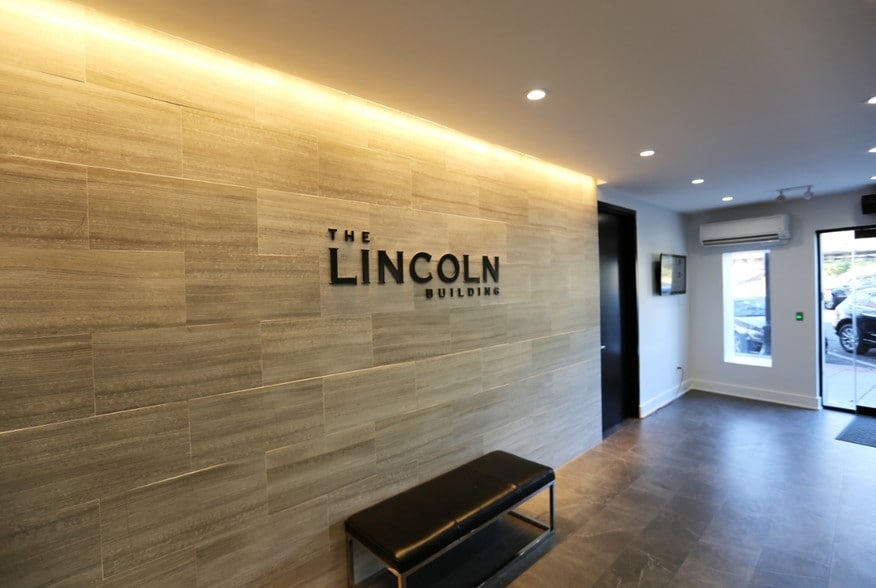 45 N Broad St, Ridgewood, NJ à louer - Hall d’entrée – Image 2 sur 3