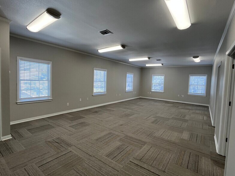 125 Alcaniz St, Pensacola, FL à louer - Photo de l’immeuble – Image 3 sur 14
