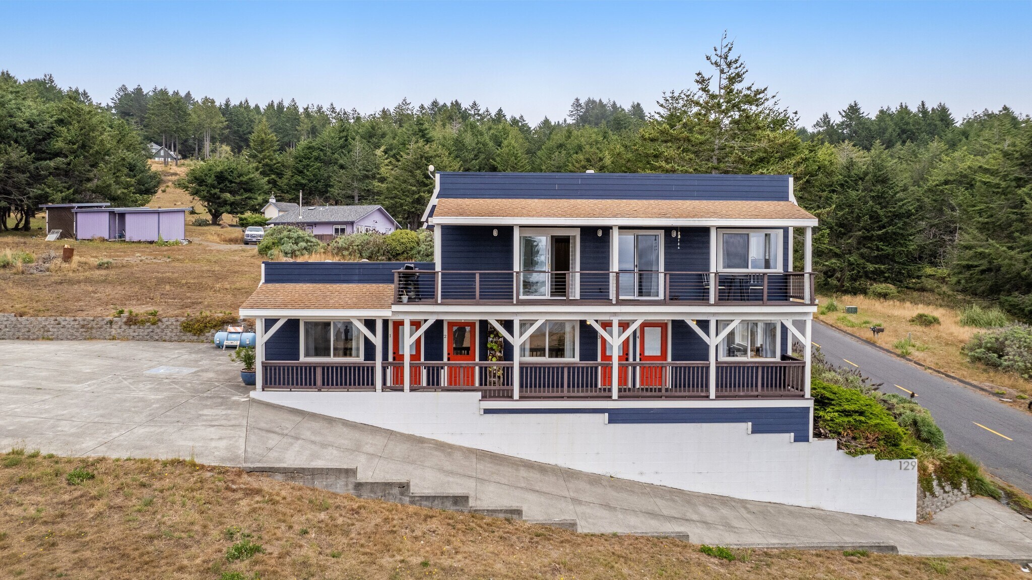129 Lower Pacific Dr, Whitethorn, CA à vendre Photo principale– Image 1 sur 107
