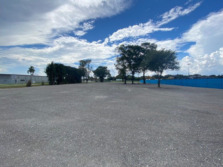 5320 Hartford St, Tampa, FL à louer - Photo de l’immeuble – Image 2 sur 3