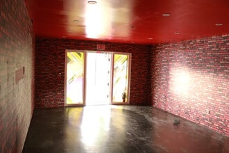 2301-2319 NW 7th St, Miami, FL à louer Photo intérieure– Image 2 sur 2