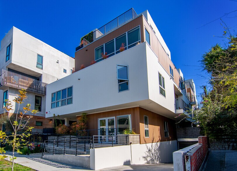 1236 N Fairfax Ave, West Hollywood, CA à vendre - Photo de l’immeuble – Image 3 sur 34