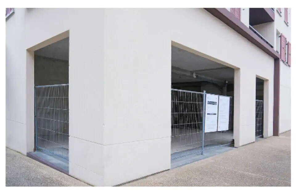 Local commercial dans Saintry-sur-Seine à louer Photo de l’immeuble– Image 1 sur 8