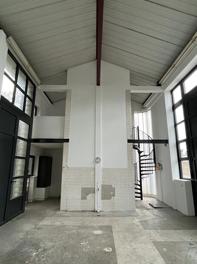Plus de détails pour 15 Rue Alain, Paris - Local d'activités à louer