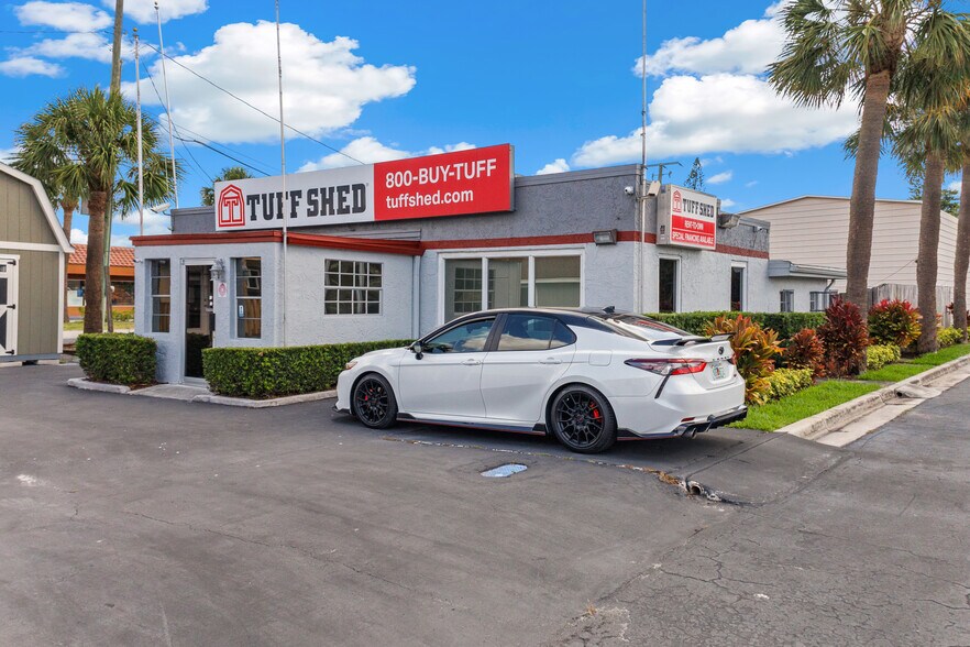 2402 S US Highway 1, Fort Pierce, FL à vendre - Photo de l’immeuble – Image 2 sur 12
