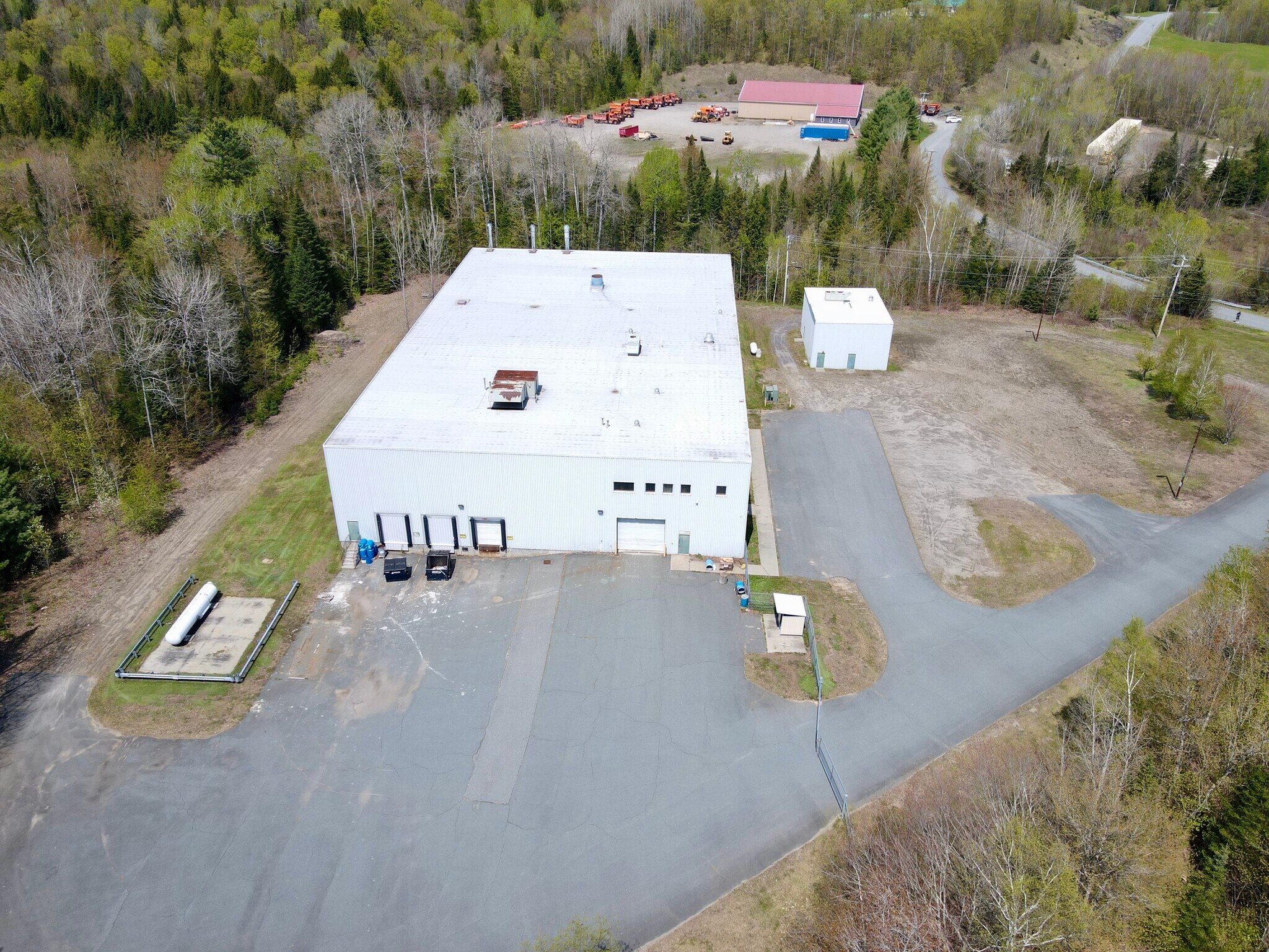1227 Industrial Pky, Saint Johnsbury, VT à louer Photo de l’immeuble– Image 1 sur 11
