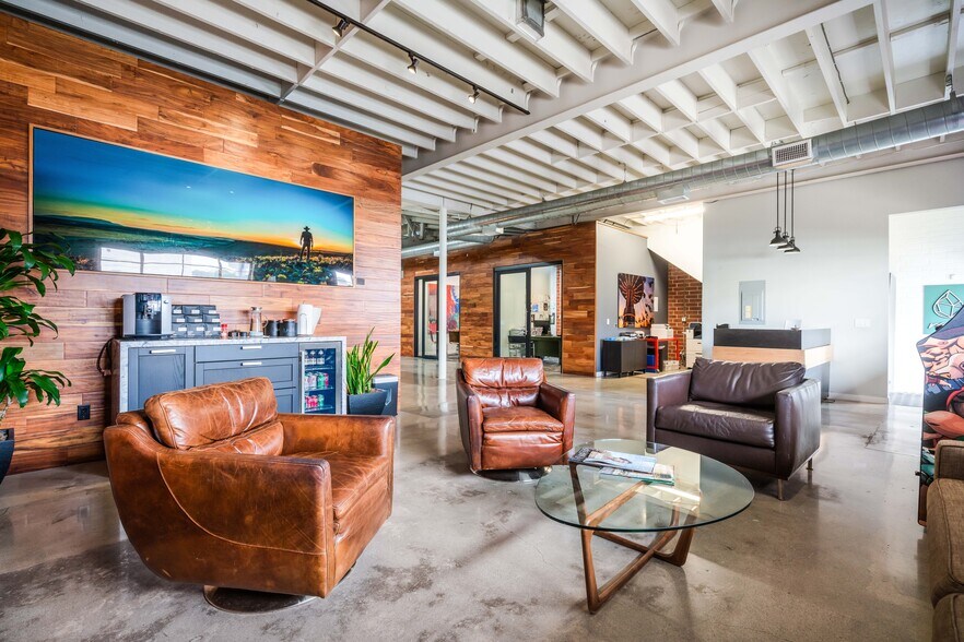 11162 La Grange Ave, West Los Angeles, CA à vendre - Photo intérieure – Image 2 sur 14