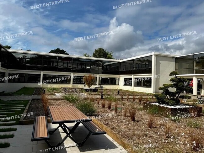 Plus de détails pour 8 Boulevard Albert Einstein, Nantes - Bureau à louer