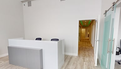 20400 W Bluemound Rd, Brookfield, WI à louer Numérisation 3D Matterport– Image 1 sur 14