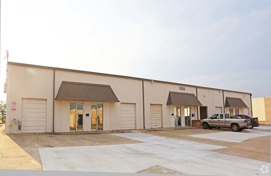 11530 Chairman Dr, Dallas, TX à louer - Photo principale – Image 1 sur 4