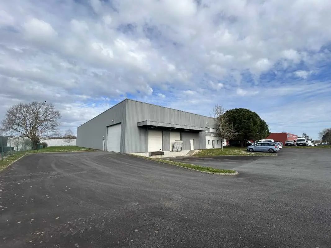 Local d’activités dans Saint-Herblain à louer Photo de l’immeuble– Image 1 sur 8