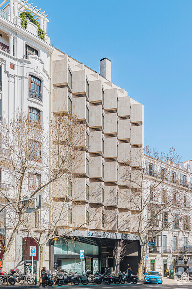 Calle De Génova, 17, Madrid, Madrid à louer - Photo de l’immeuble – Image 3 sur 5