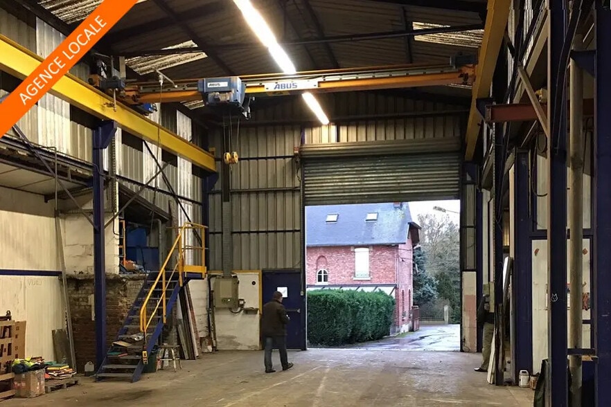 Local d’activités dans Chauny à louer - Photo de l’immeuble – Image 2 sur 5