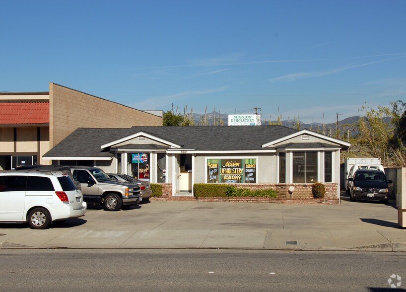 569 E San Bernardino Rd, Covina, CA à louer - Photo principale – Image 2 sur 3