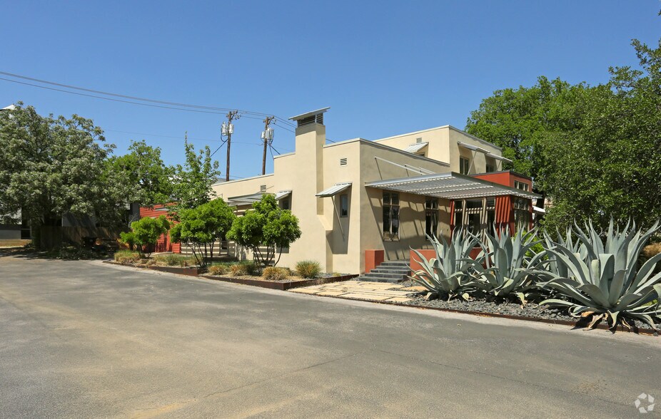 106 Bagdad Ave W, Round Rock, TX à vendre - Photo de l’immeuble – Image 2 sur 33