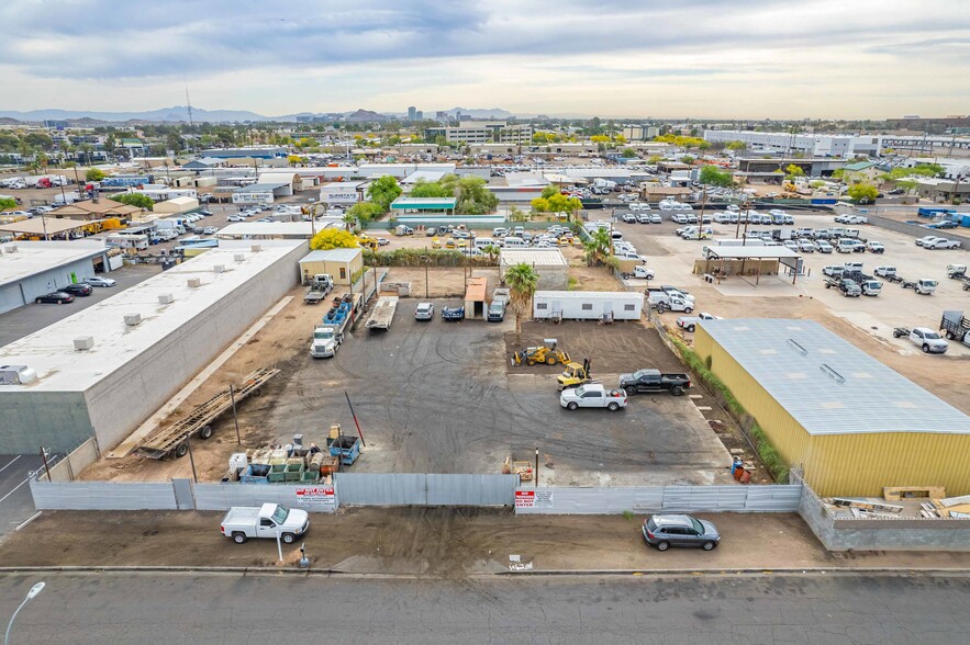3013 S 44th St, Phoenix, AZ à louer - Photo de l’immeuble – Image 3 sur 11