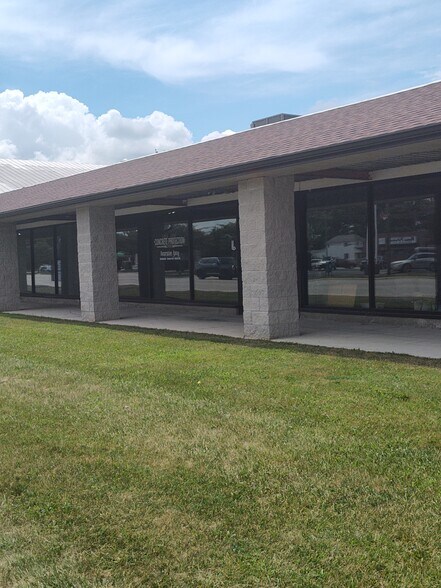 2716 N Main St, Findlay, OH à vendre - Photo de l’immeuble – Image 3 sur 14