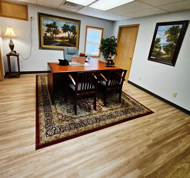 146 W Mill St, Columbus, WI à louer - Photo de l’immeuble – Image 2 sur 4