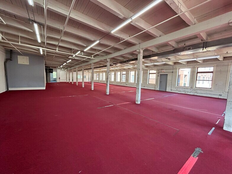 3735 W Belmont Ave, Chicago, IL à louer - Photo de l’immeuble – Image 3 sur 20