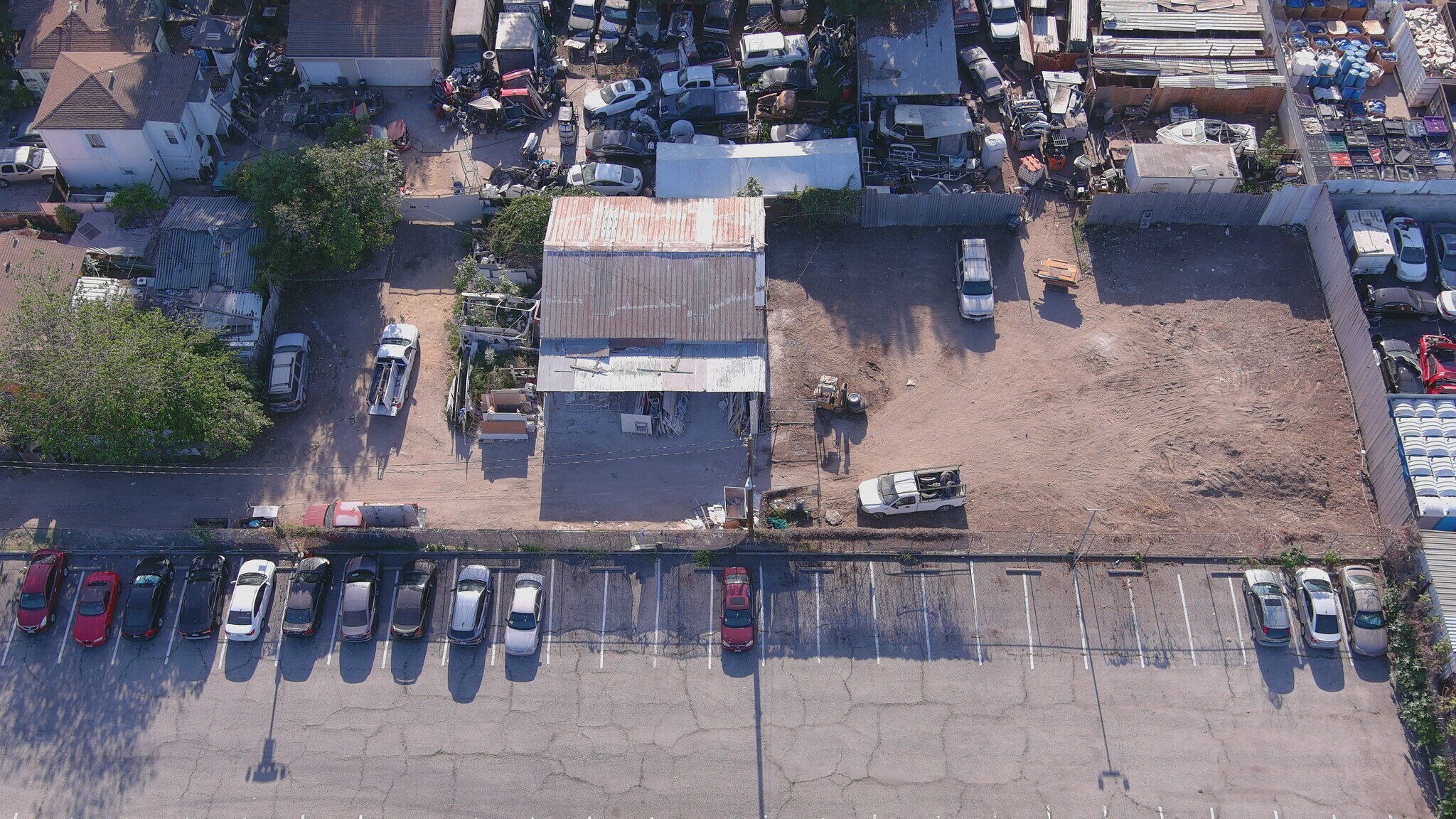 531 E Oaks St, Compton, CA à louer Photo principale– Image 1 sur 6