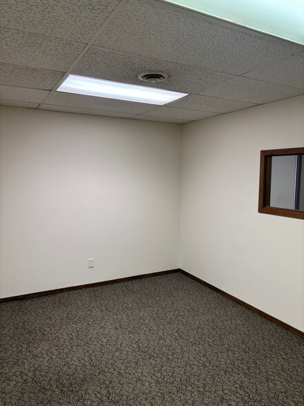 1000 8th St SE, Detroit Lakes, MN à louer - Photo intérieure – Image 2 sur 4