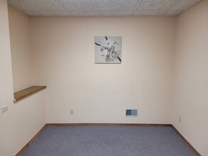 1333 College Ave, South Milwaukee, WI à louer Photo intérieure– Image 2 sur 5