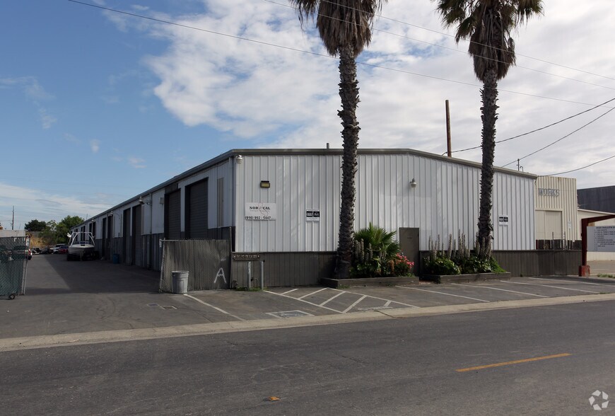 3040 Duluth St, West Sacramento, CA à louer - Photo principale – Image 1 sur 6