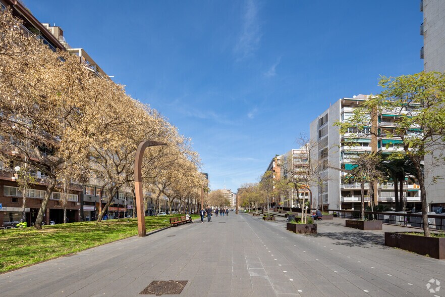 Local commercial dans Barcelone, Barcelona à louer - Photo de l’immeuble – Image 2 sur 6
