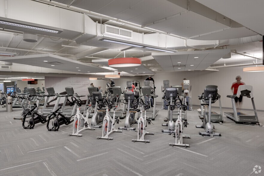 1701 Golf Rd, Rolling Meadows, IL à louer - Photo intérieure – Image 3 sur 38