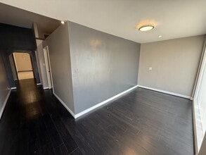4017-4029 W Burbank Blvd, Burbank, CA à louer Photo intérieure– Image 2 sur 10