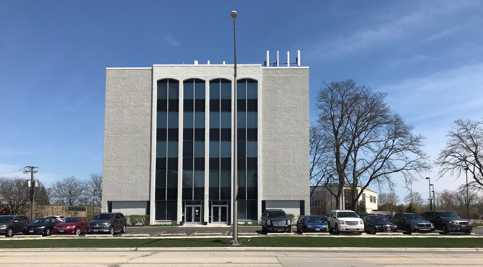 899 Skokie Blvd, Northbrook, IL à louer - Photo de l’immeuble – Image 1 sur 7