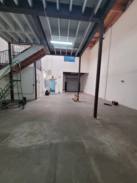1139 Westminster Ave, Alhambra, CA à louer - Photo de l’immeuble – Image 3 sur 5