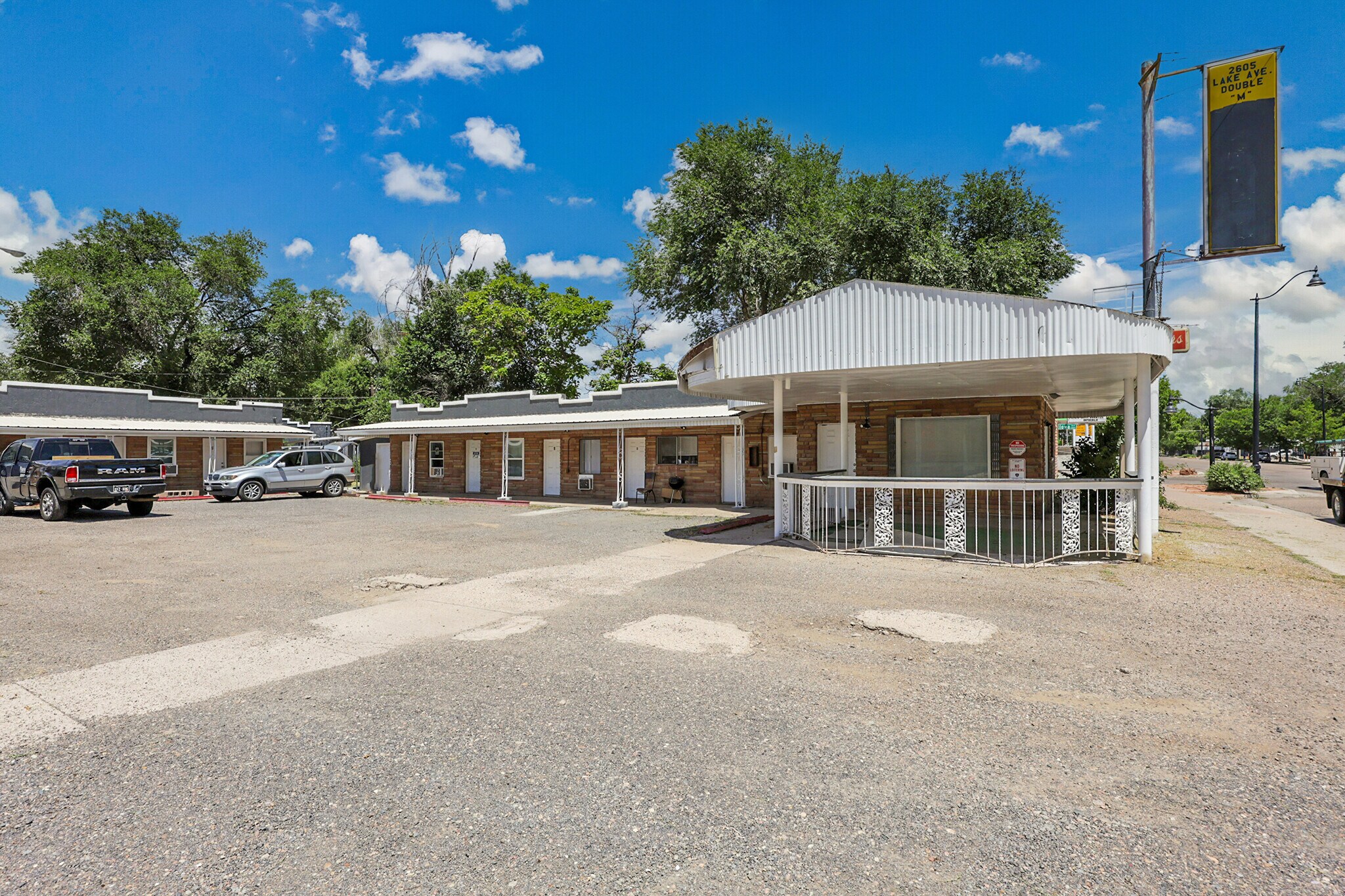 2605 Lake Ave, Pueblo, CO à vendre Photo de l’immeuble– Image 1 sur 32