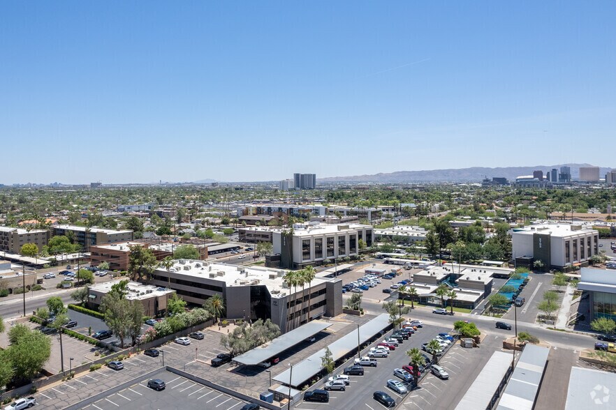 77 E Thomas Rd, Phoenix, AZ à louer - Aérien – Image 3 sur 3