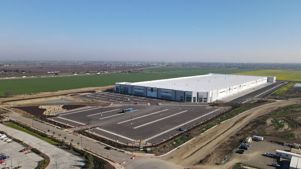 6389 Hopkins Rd, Tracy, CA à louer - Photo de l’immeuble – Image 2 sur 27