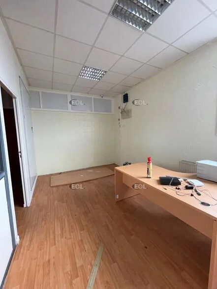 Local d’activités dans Rosny-sous-Bois à louer - Photo de l’immeuble – Image 2 sur 9