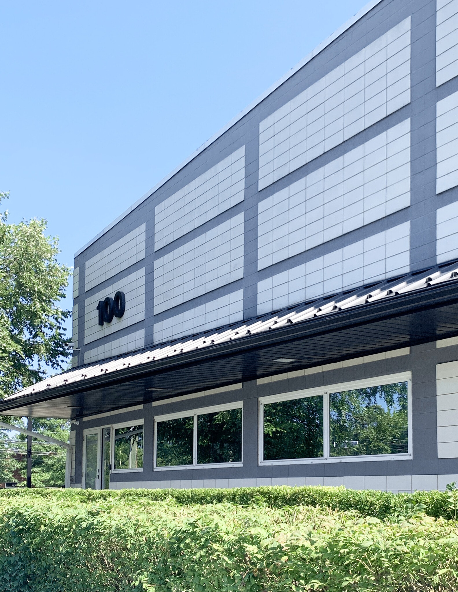 100 W Forest Ave, Englewood, NJ à louer Photo de l’immeuble– Image 1 sur 9