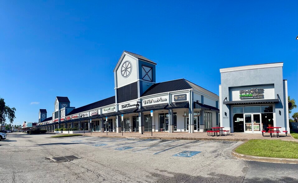 5135 International Dr, Orlando, FL à louer - Photo de l’immeuble – Image 3 sur 11