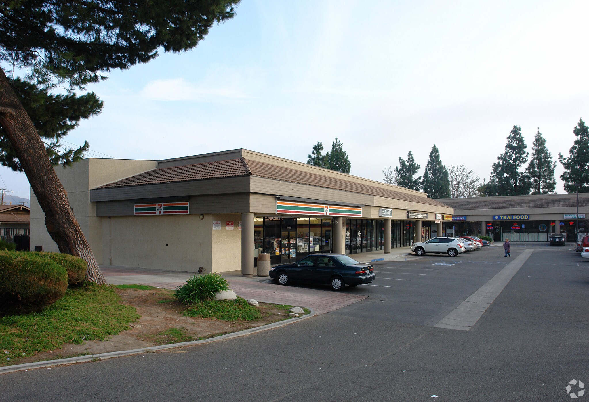 1960 N Sequoia Ave, Simi Valley, CA à louer Photo principale– Image 1 sur 4