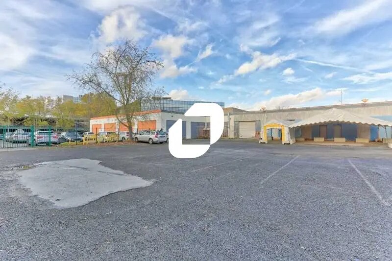 Bureau dans Évry-Courcouronnes à louer Photo de l’immeuble– Image 1 sur 4