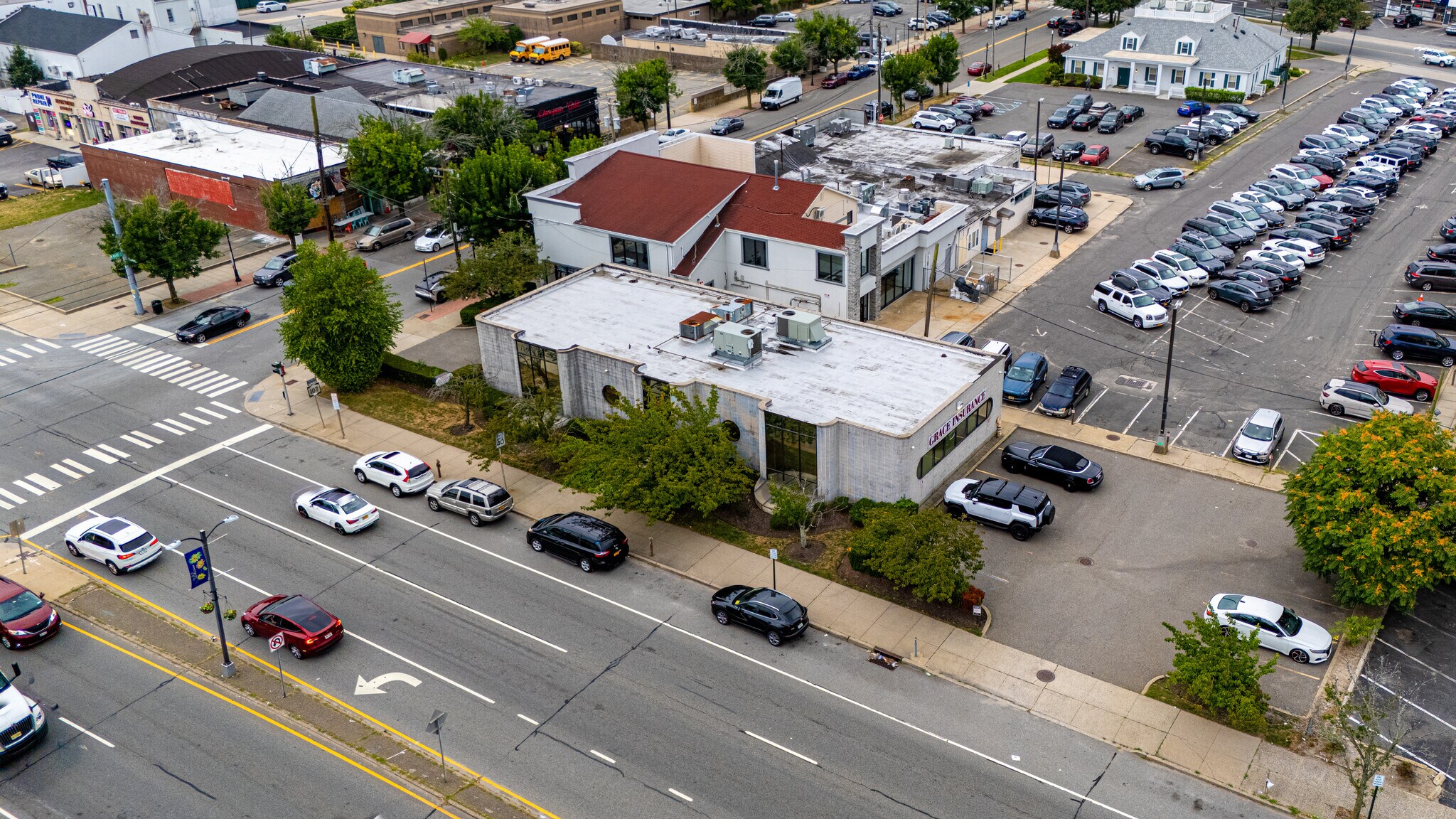 88 Broadway, Hicksville, NY à louer Photo principale– Image 1 sur 23