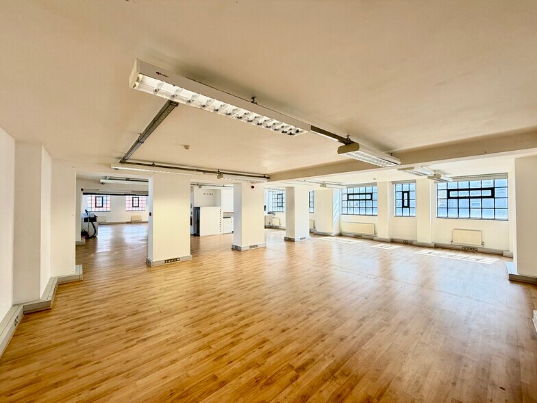 1A Harmood St, Londres à louer - Photo de l’immeuble – Image 3 sur 6