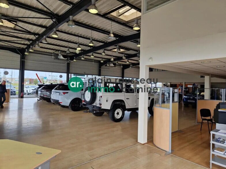 Local commercial dans Cholet à louer - Photo de l’immeuble – Image 3 sur 8