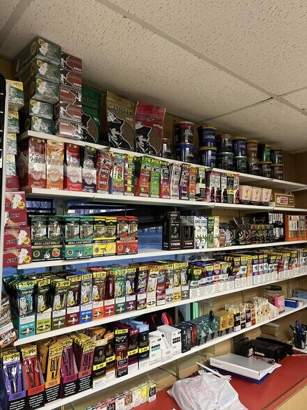 Cherokee St, Lindsay, OK à louer - Photo intérieure – Image 3 sur 16