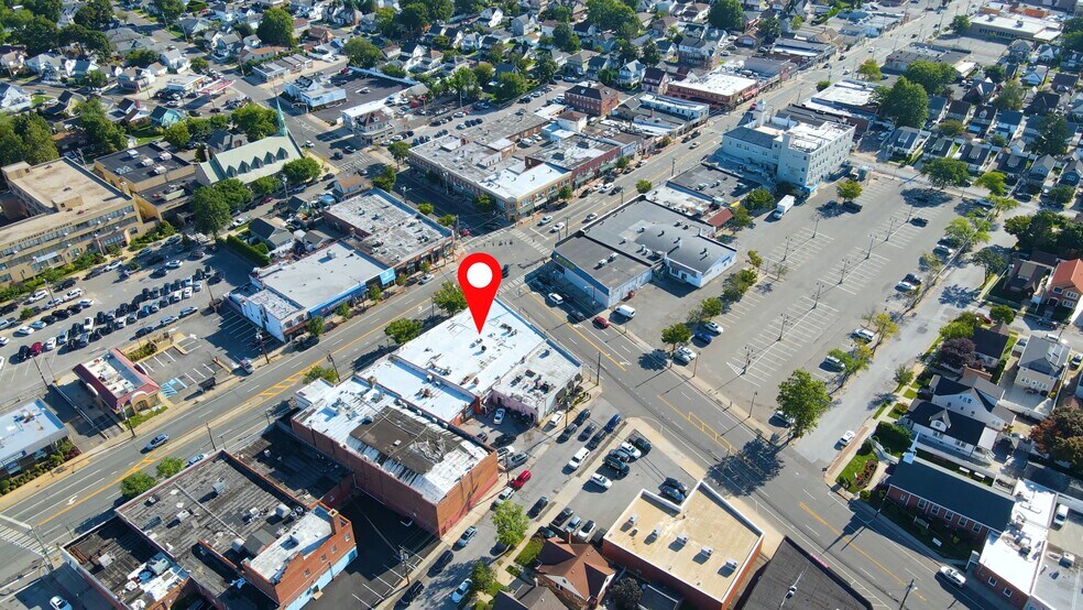 967-983 Hempstead Tpke, Franklin Square, NY à vendre - Vidéo sur l’annonce professionnelle – Image 2 sur 12